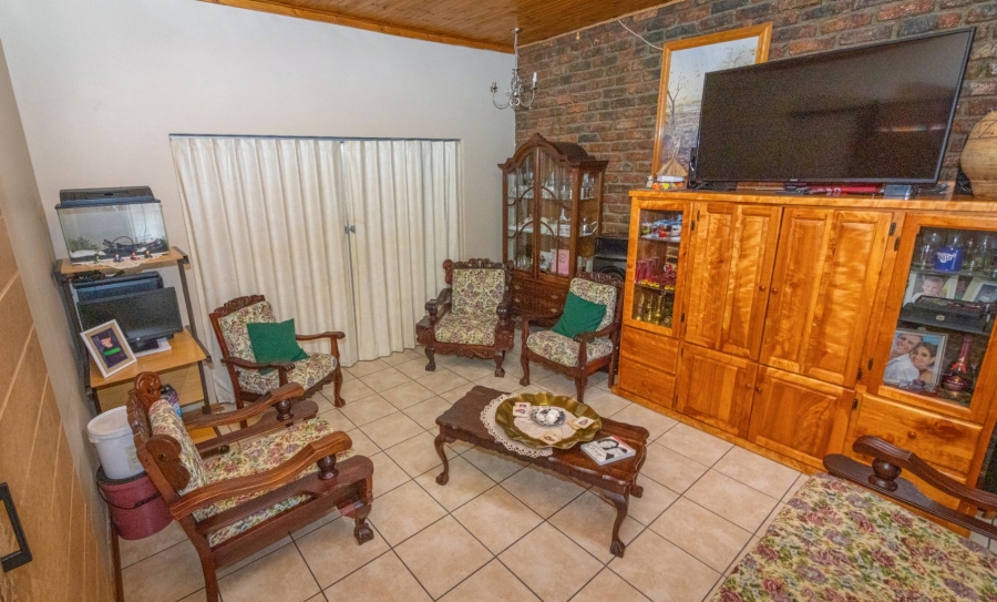 5 Bedroom Property for Sale in Jordania Free State